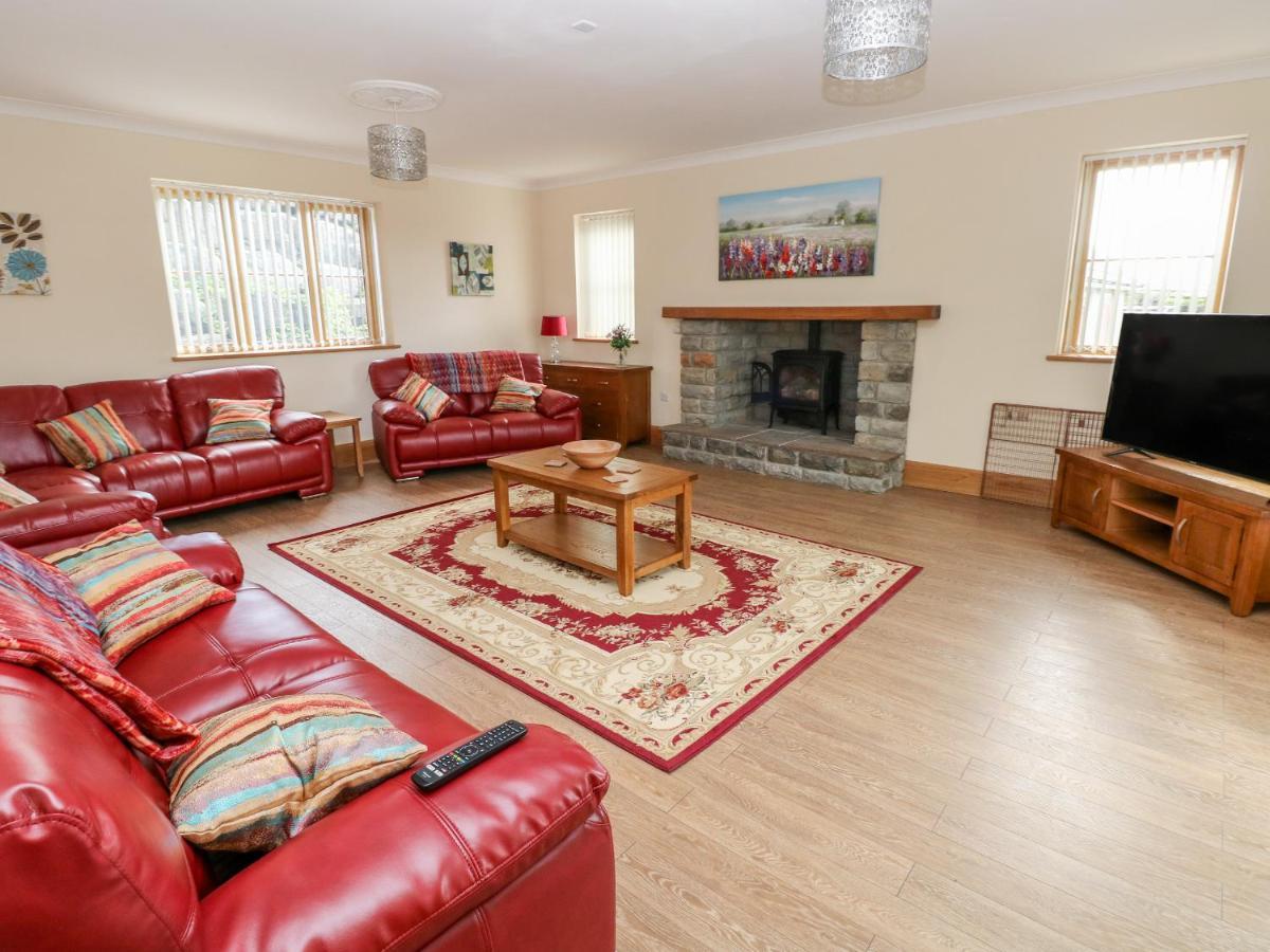 Grooms Quarters At Pant Y Gaseg Farm Ammanford Bagian luar foto