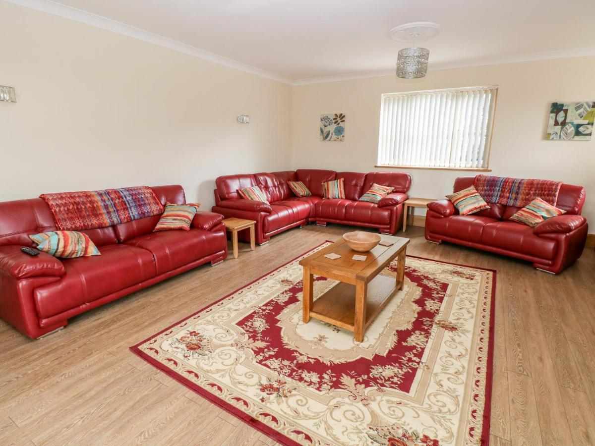 Grooms Quarters At Pant Y Gaseg Farm Ammanford Bagian luar foto
