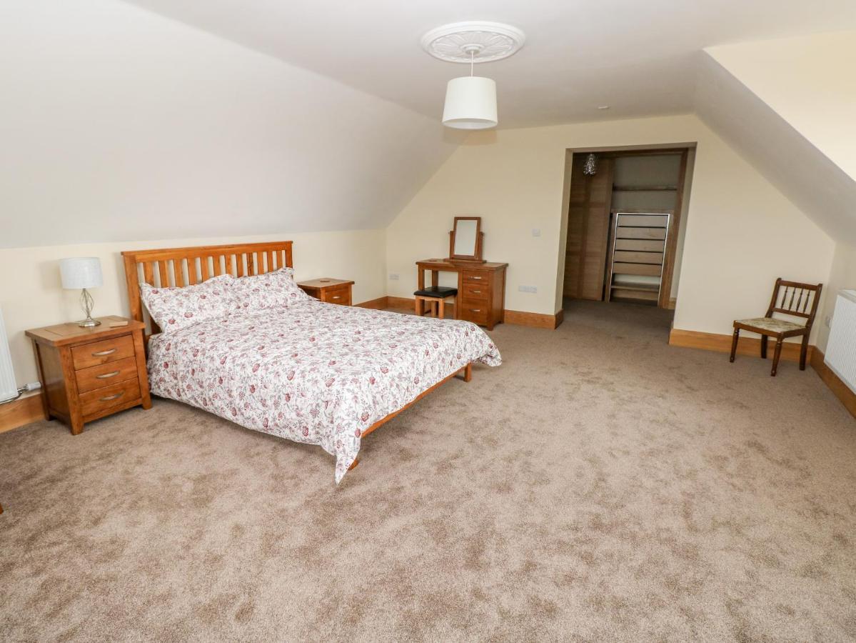Grooms Quarters At Pant Y Gaseg Farm Ammanford Bagian luar foto
