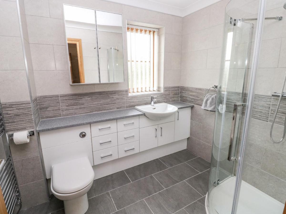 Grooms Quarters At Pant Y Gaseg Farm Ammanford Bagian luar foto