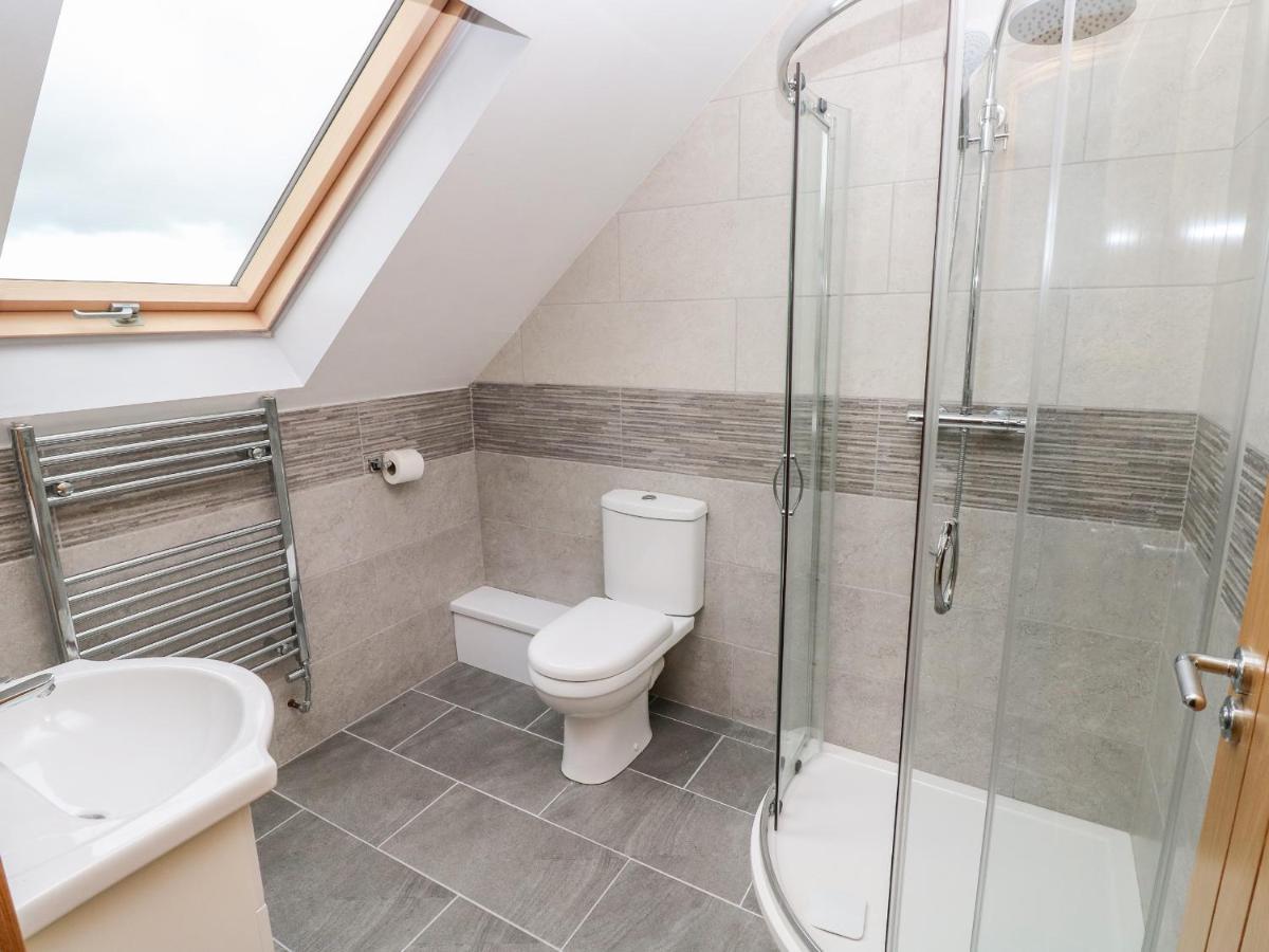 Grooms Quarters At Pant Y Gaseg Farm Ammanford Bagian luar foto
